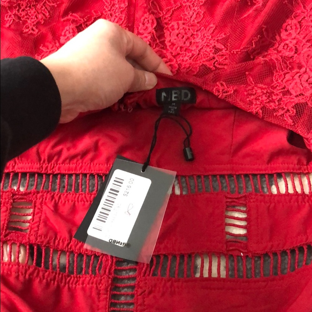 RED DRESS - Picture 5 of 7